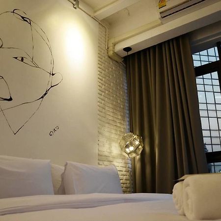 3 Howw Hostel At Sukhumvit 21 Bangkok Exterior photo