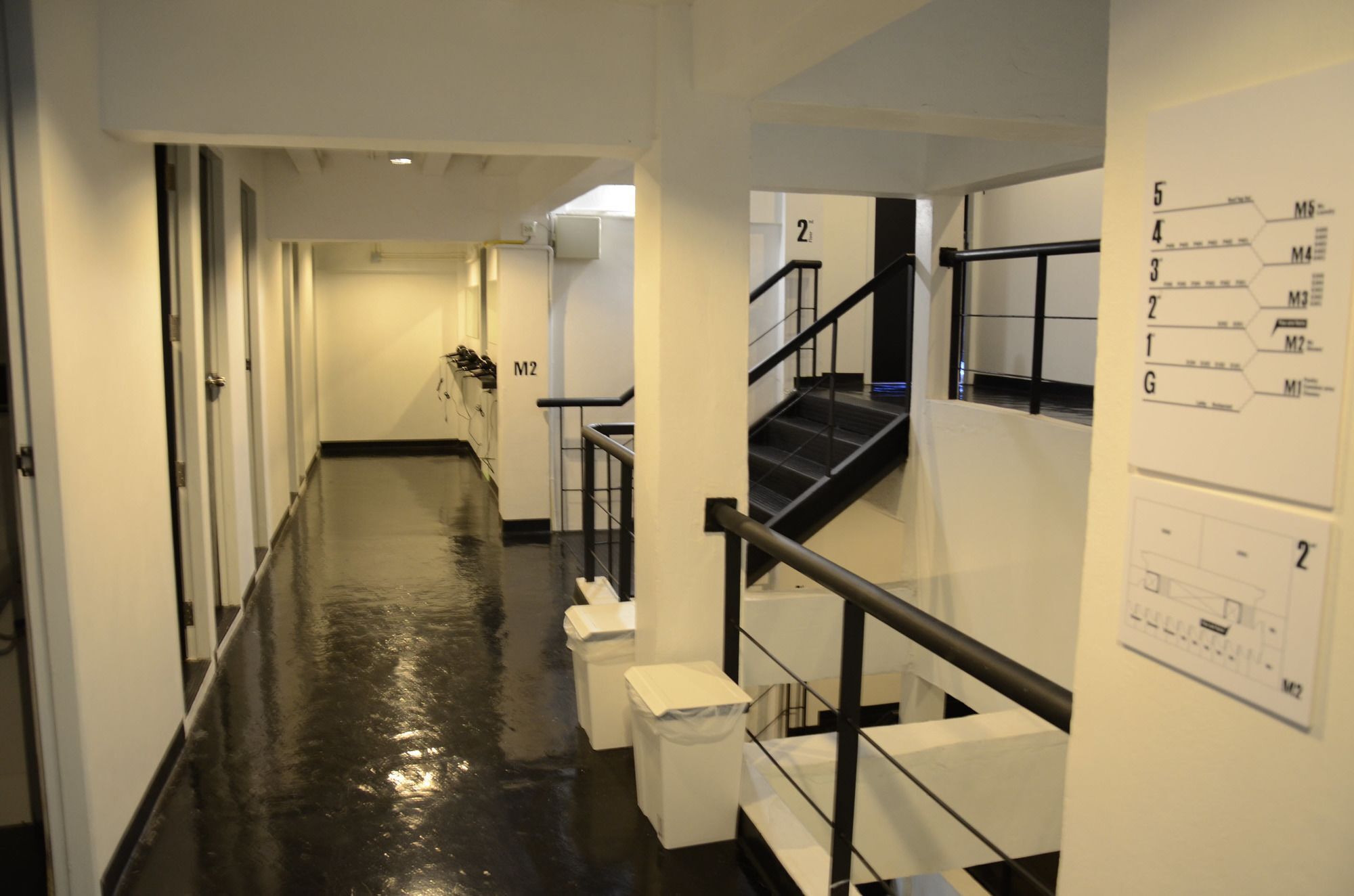 3 Howw Hostel At Sukhumvit 21 Bangkok Exterior photo